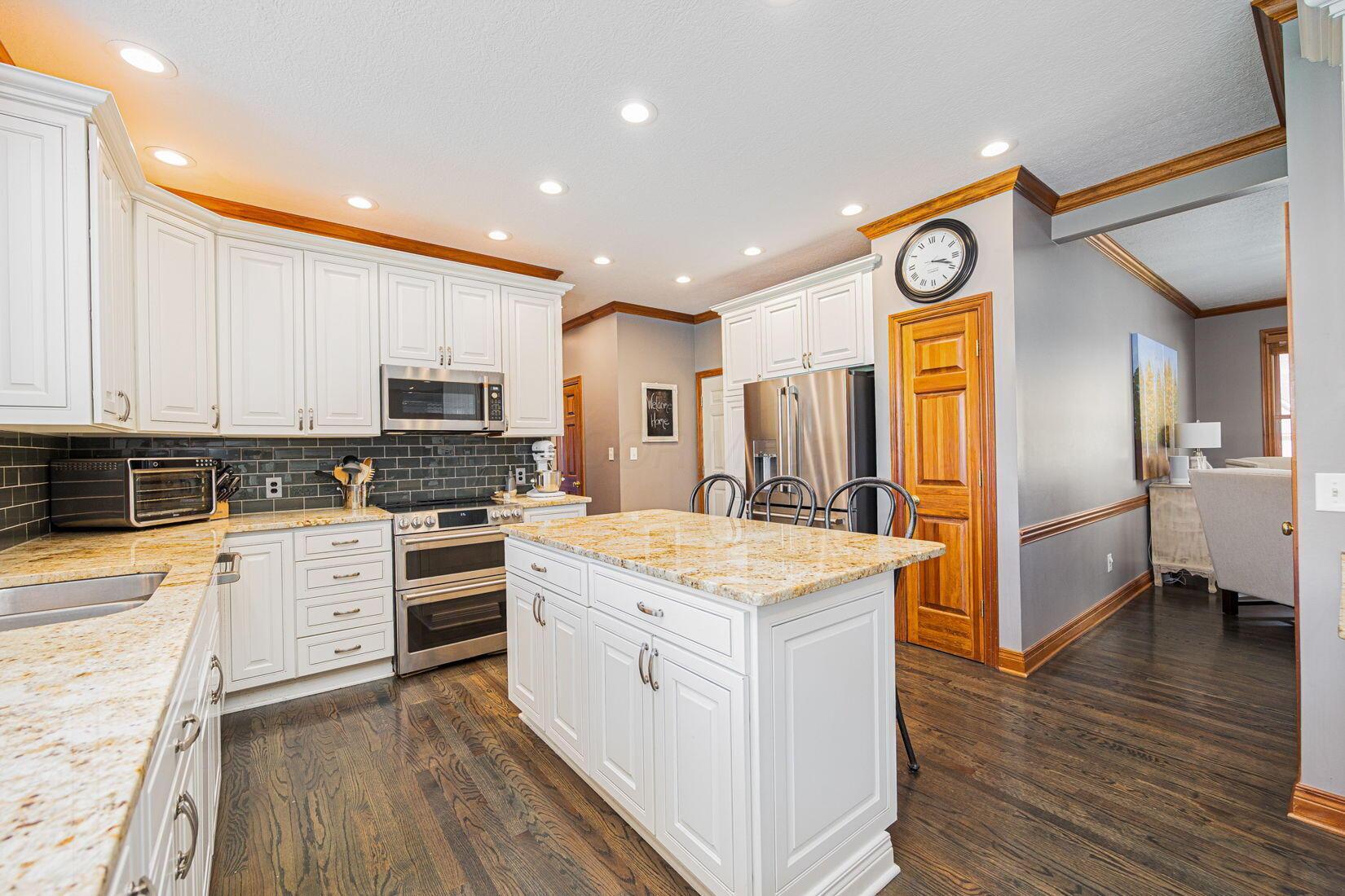 6707 Meadow Glen Drive, Westerville, Ohio image 22