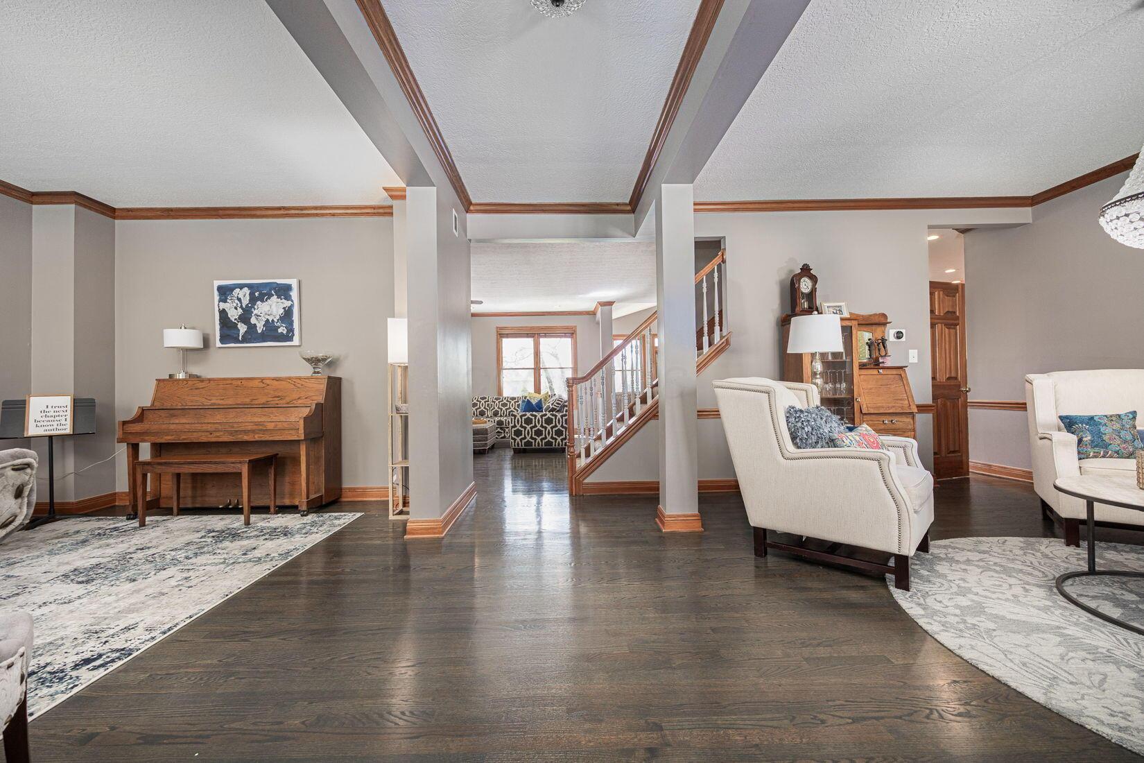 6707 Meadow Glen Drive, Westerville, Ohio image 12