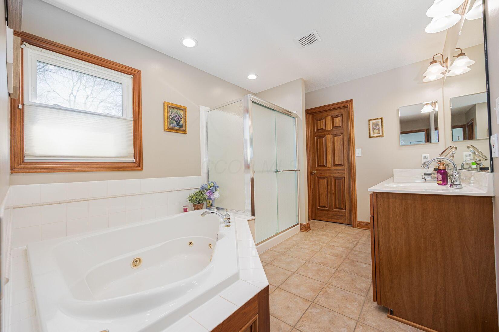 6707 Meadow Glen Drive, Westerville, Ohio image 36