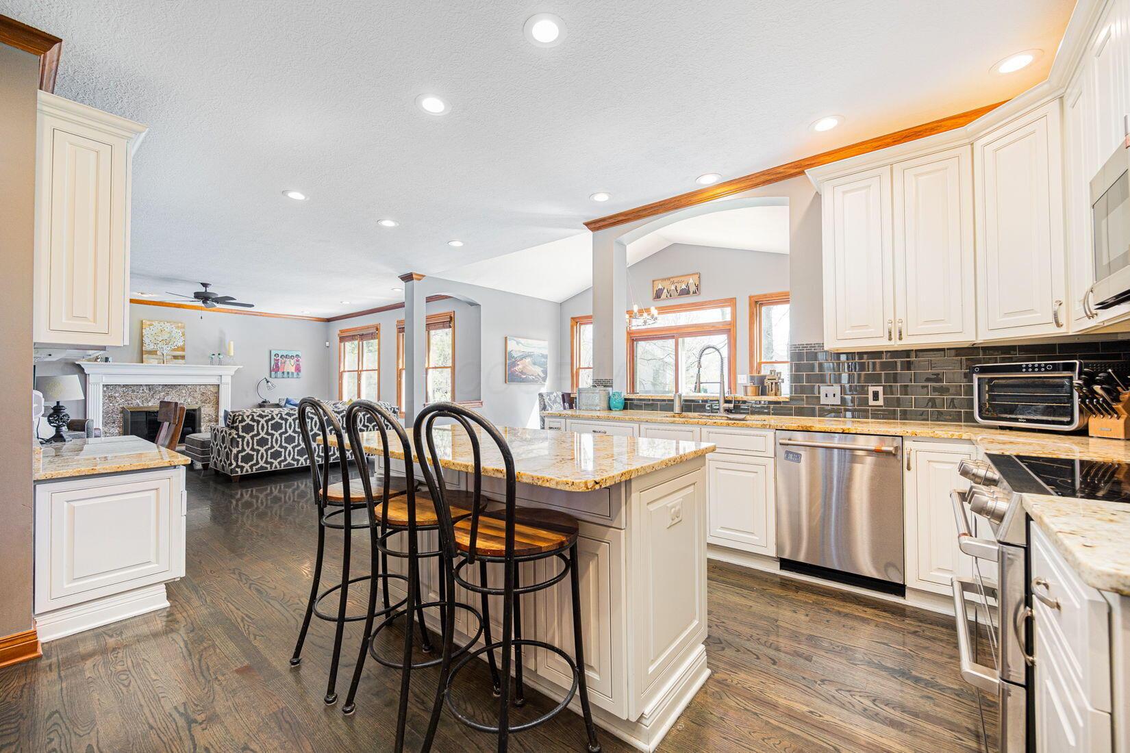 6707 Meadow Glen Drive, Westerville, Ohio image 24