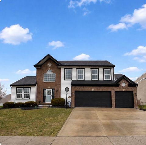 Photo of 207 Autumn Leaves Way, Johnstown, OH 43031 (MLS # 226006101)