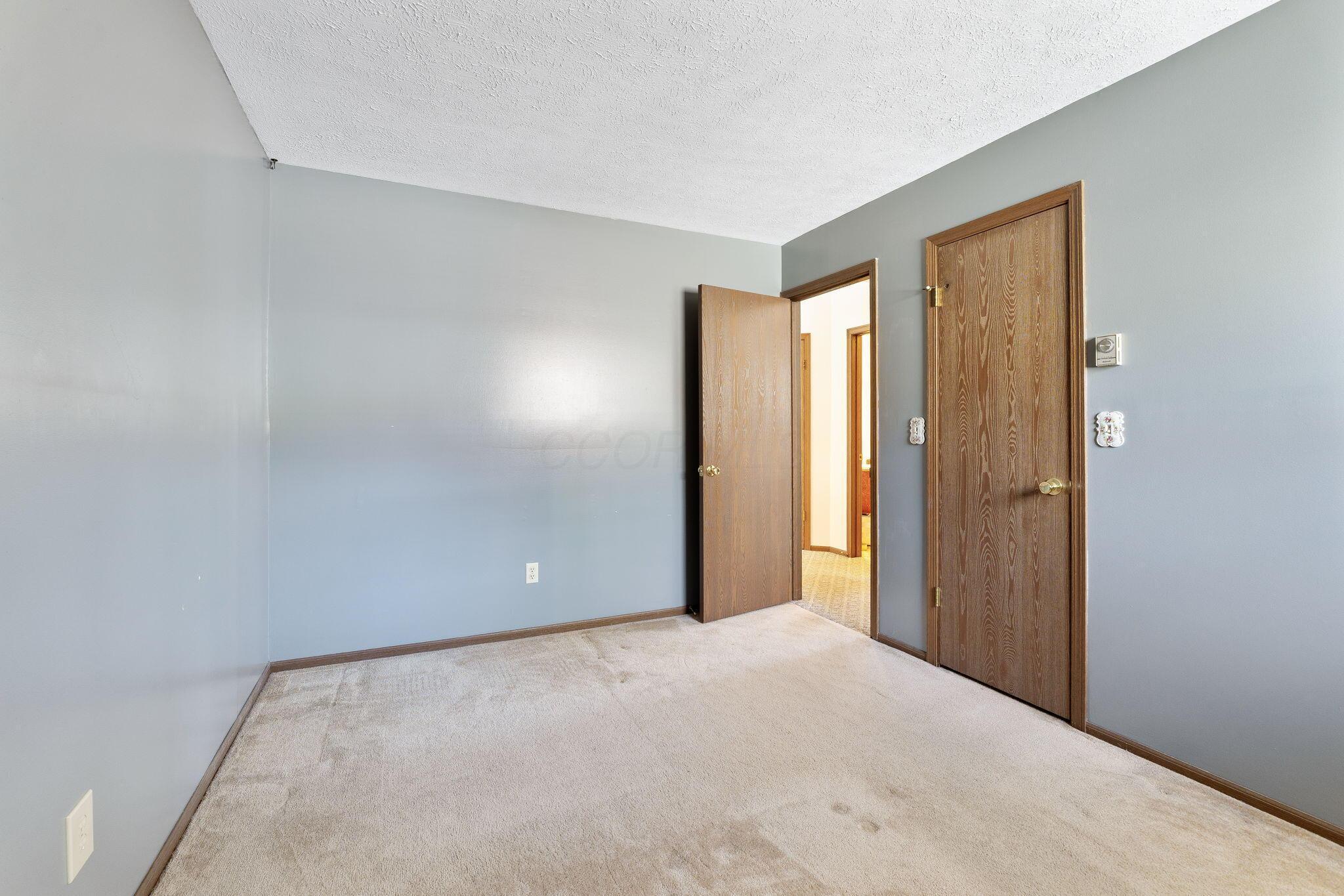 323 Greenacre Drive, Howard, Ohio image 32