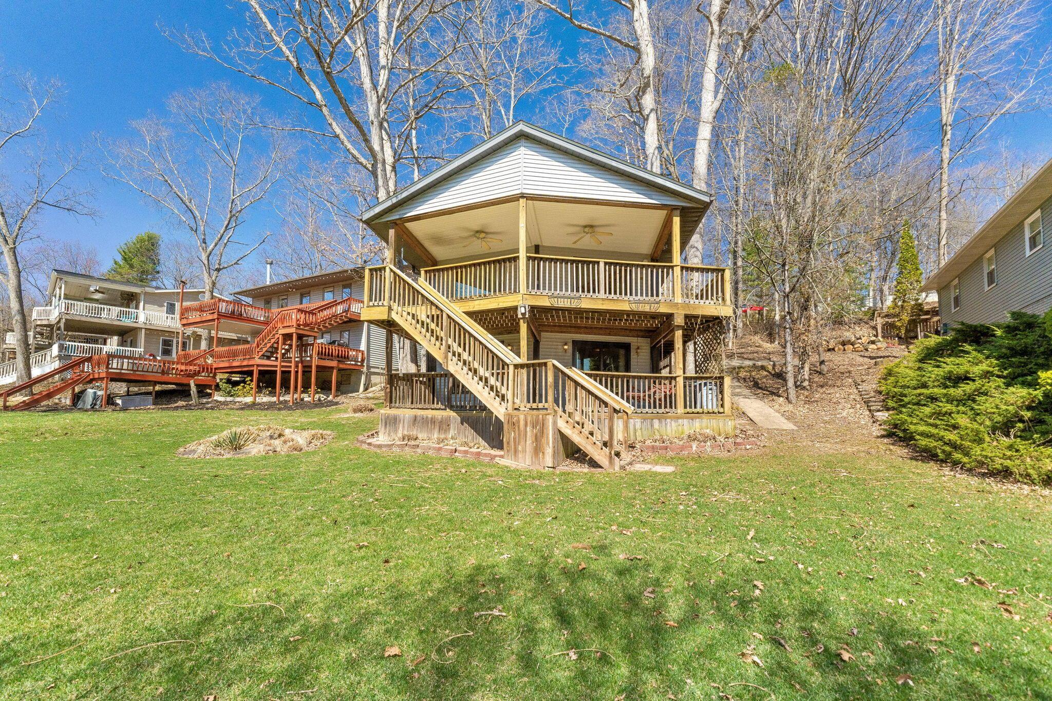 323 Greenacre Drive, Howard, Ohio image 2