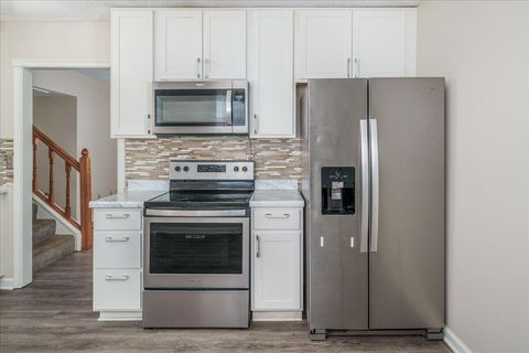 Tiny photo for 3098 Bennington Avenue, Columbus, OH 43231 (MLS # 225044848)