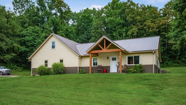 1835 LUTZ LN, ZANESVILLE, OH 43701 - Image 5c68c8b084f23f37e9f514b629990dbb/99457327
