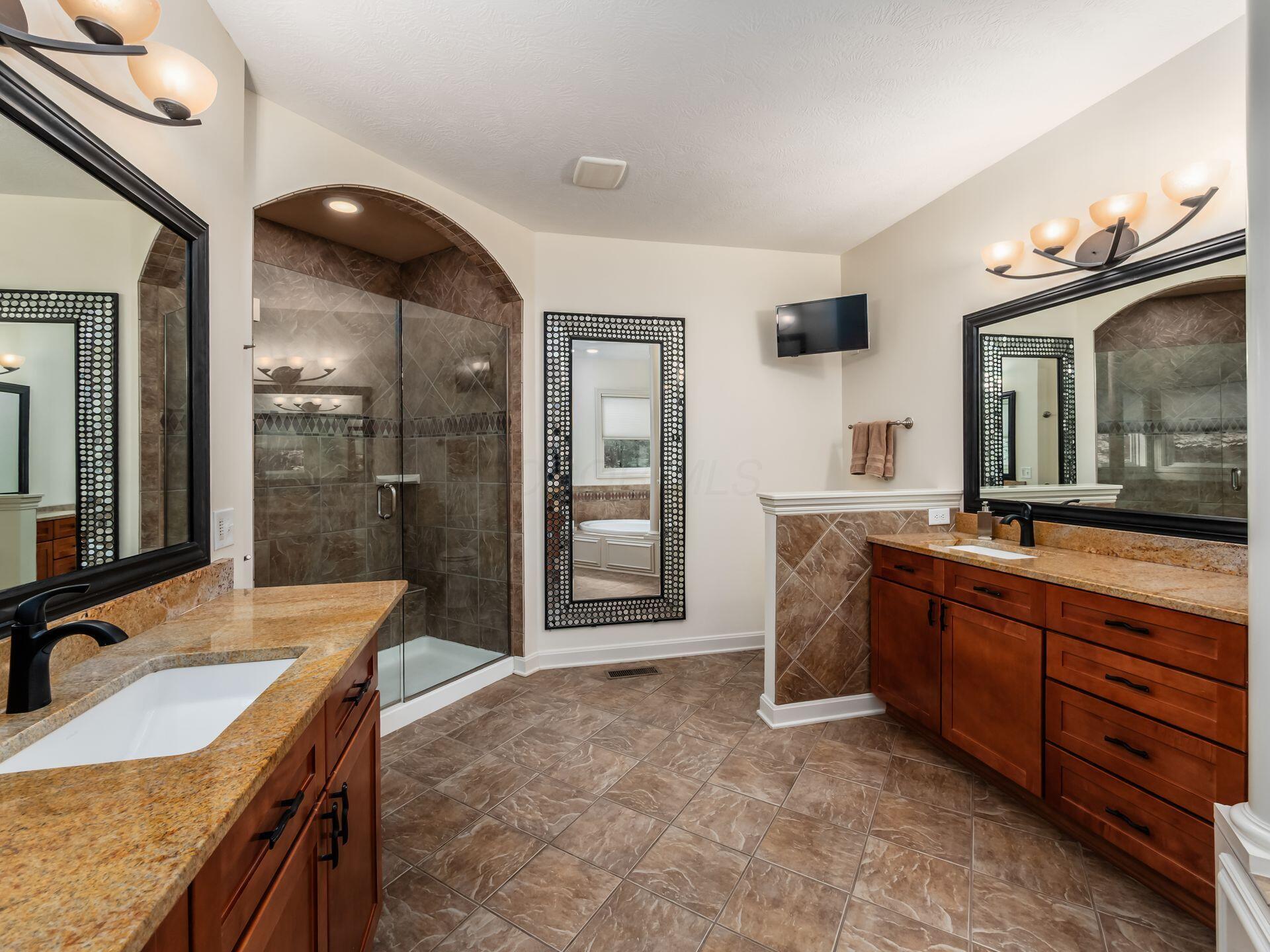 Dublin, Ohio 43016, United States, 4 Bedrooms Bedrooms, ,4 BathroomsBathrooms,Residential,Contingent,157641