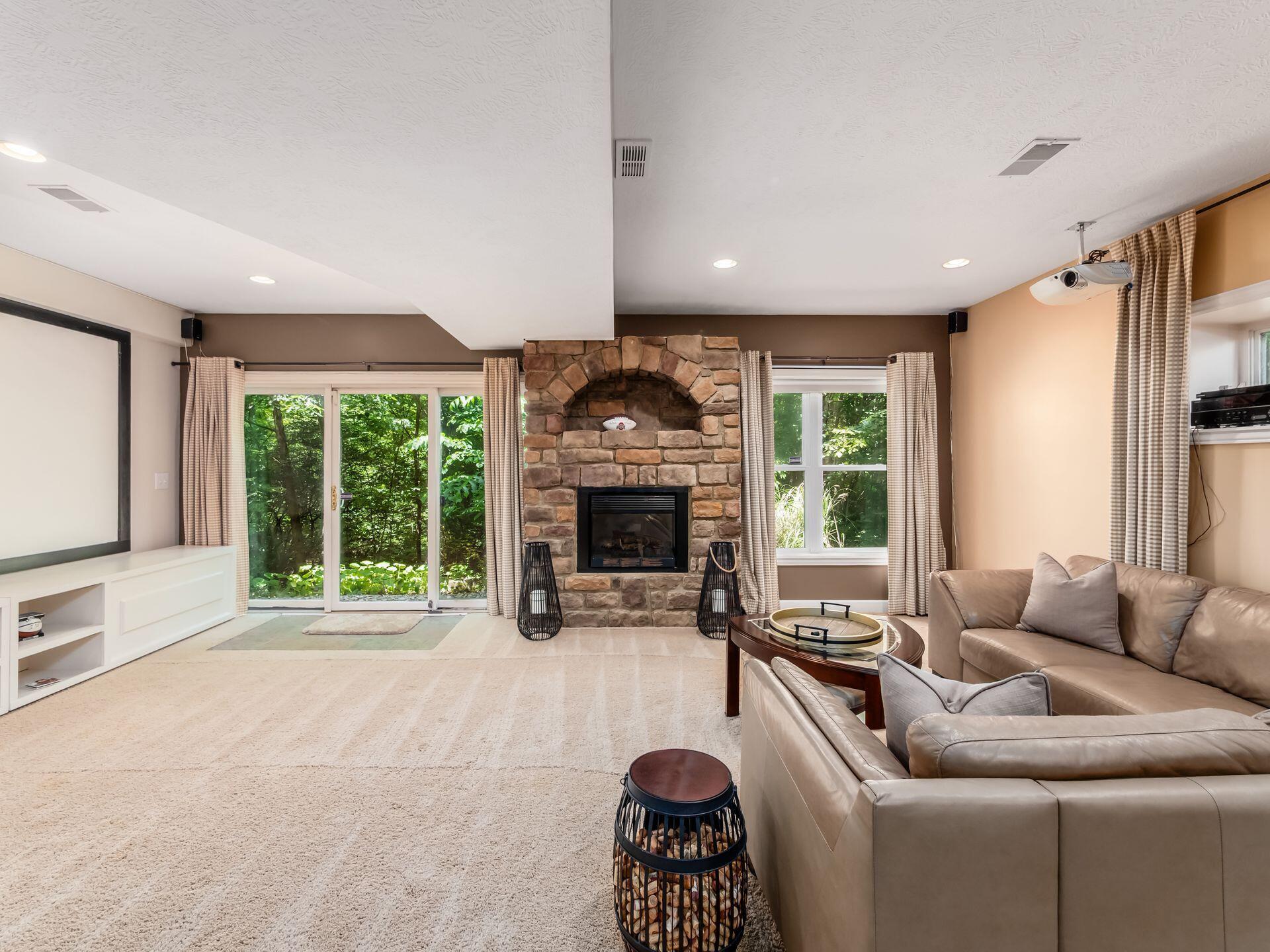 Dublin, Ohio 43016, United States, 4 Bedrooms Bedrooms, ,4 BathroomsBathrooms,Residential,Contingent,157641