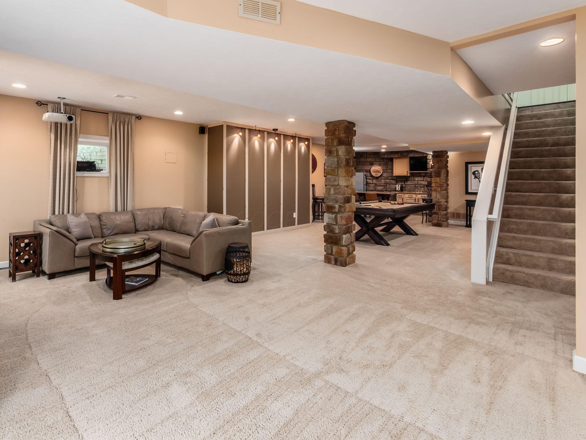 Dublin, Ohio 43016, United States, 4 Bedrooms Bedrooms, ,4 BathroomsBathrooms,Residential,Contingent,157641