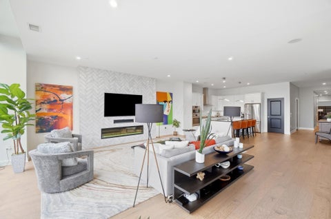 Tiny photo for 250 W Spring Street 916 #916, Columbus, OH 43215 (MLS # 226036403)
