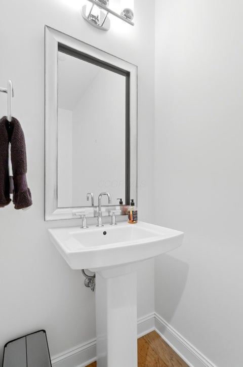 Tiny photo for 250 W Spring Street 916 #916, Columbus, OH 43215 (MLS # 226036403)