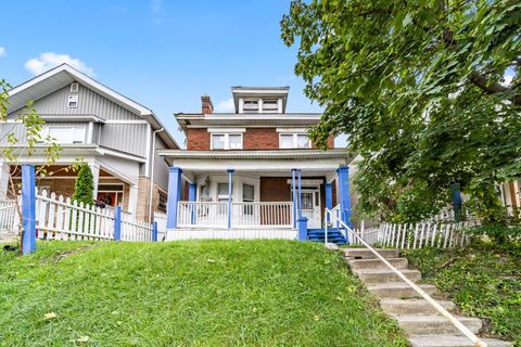 Photo of 1225 E Livingston Avenue, Columbus, OH 43205 (MLS # 226002000)