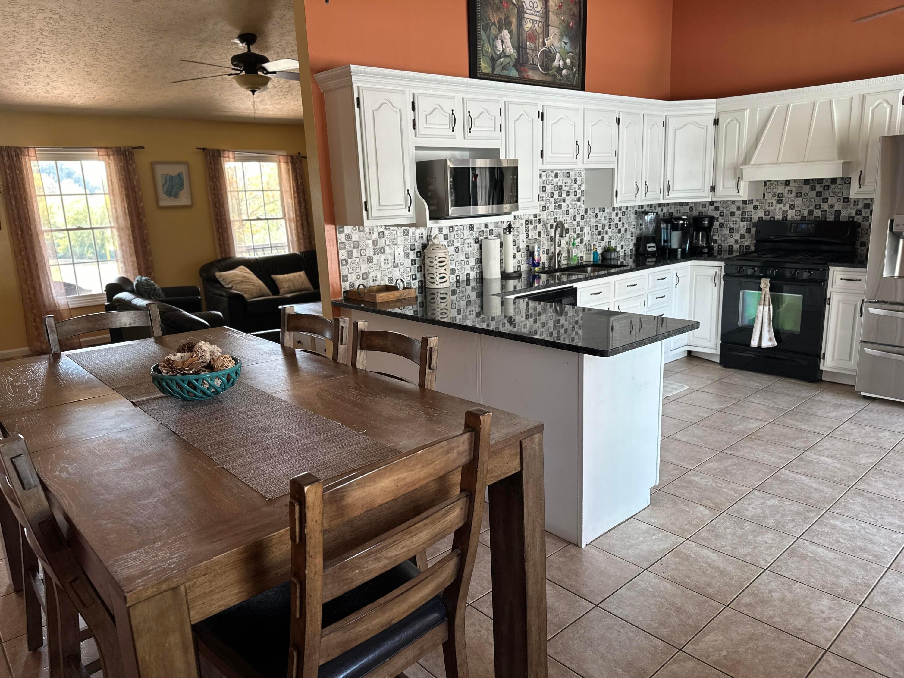 1048 Parkway Drive, Logan, Ohio image 5