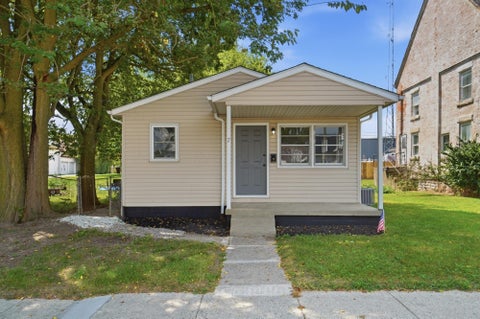 Photo of 7 Maple Street, Jeffersonville, OH 43128 (MLS # 226033917)