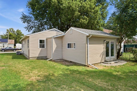 Tiny photo for 7 Maple Street, Jeffersonville, OH 43128 (MLS # 226033917)
