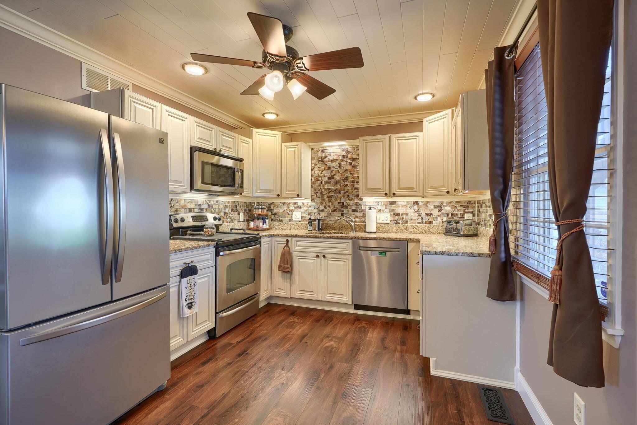 1352 Oak Knoll Court, Marysville, Ohio image 14