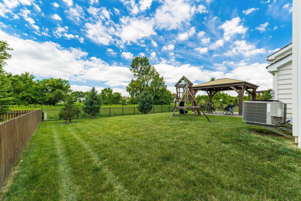 Photo of 12283 Herons Landing Drive NW, Pickerington, OH 43147 (MLS # 226022886)