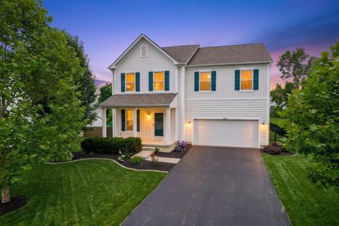 Homes For Sale - 12283 Herons Landing Drive<br/> Pickerington, OH 43147