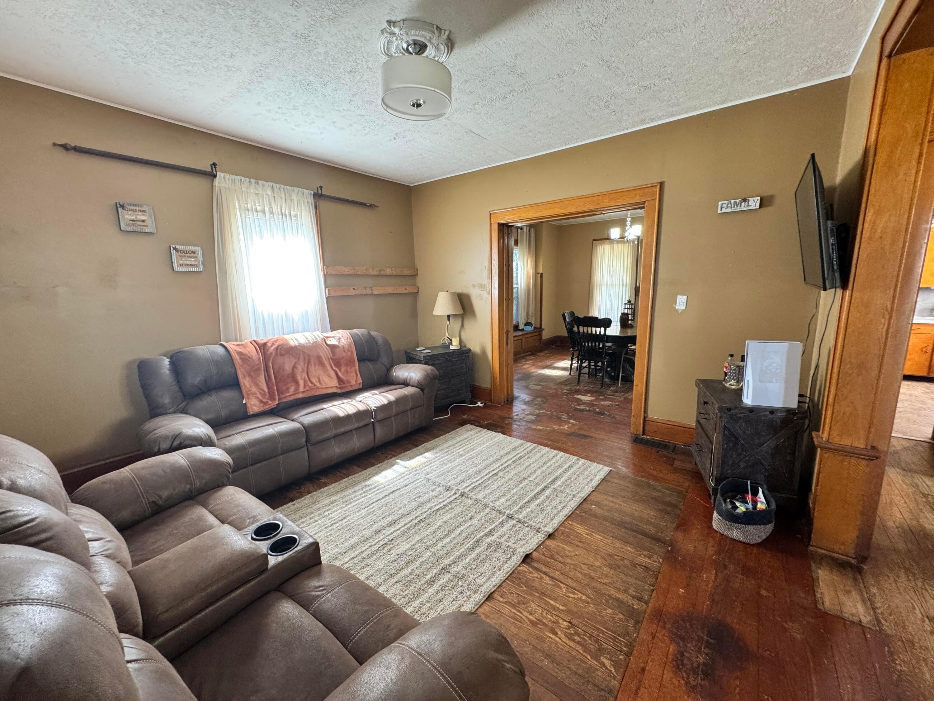 323 S 9th Street, Coshocton, Ohio image 4
