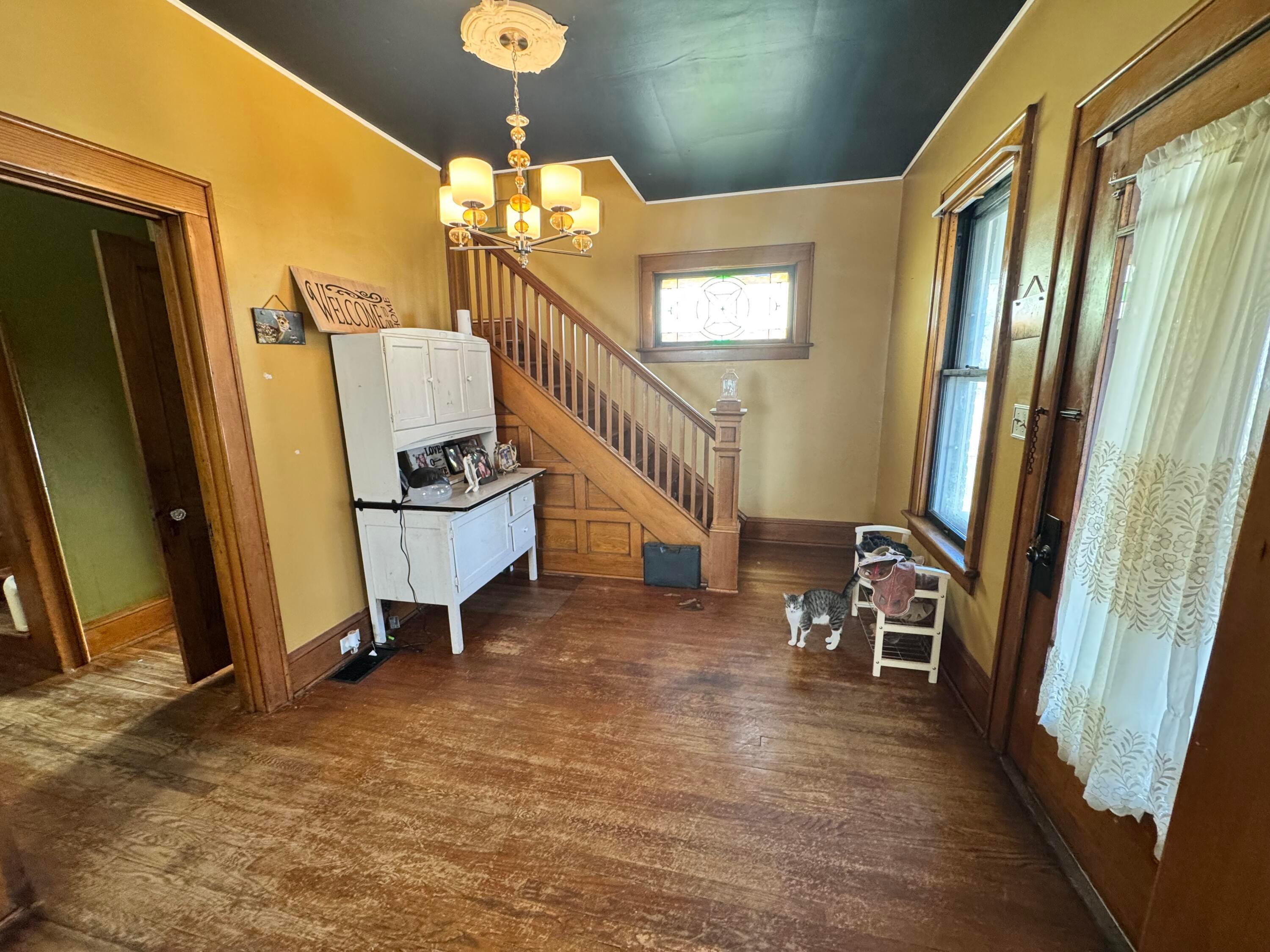 323 S 9th Street, Coshocton, Ohio image 2
