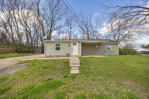 Photo of 1810 Tanis Drive, Grove City, OH 43123 (MLS # 226011074)