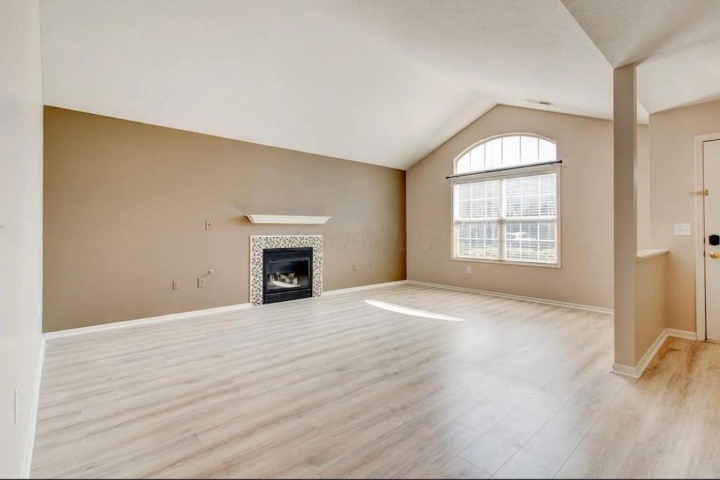Photo of 5172 Vinings Bend 5172C #5172C, Dublin, OH 43016 (MLS # 226016959)