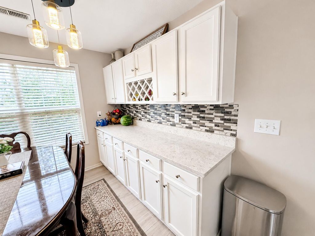 Photo of 5172 Vinings Bend 5172C #5172C, Dublin, OH 43016 (MLS # 226016959)