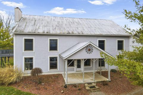 Photo of 681 Mount Zion Road SW, Lancaster, OH 43130 (MLS # 225045348)