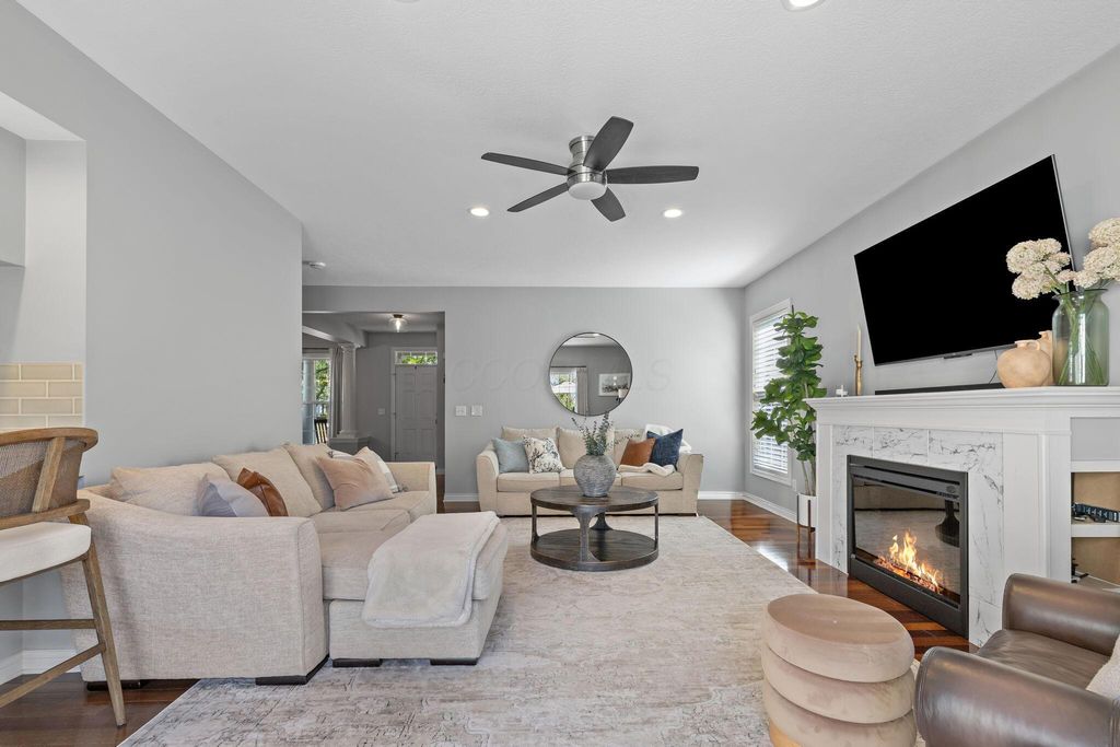 Photo of 5007 Hearthstone Park Drive, New Albany, OH 43054 (MLS # 226001096)