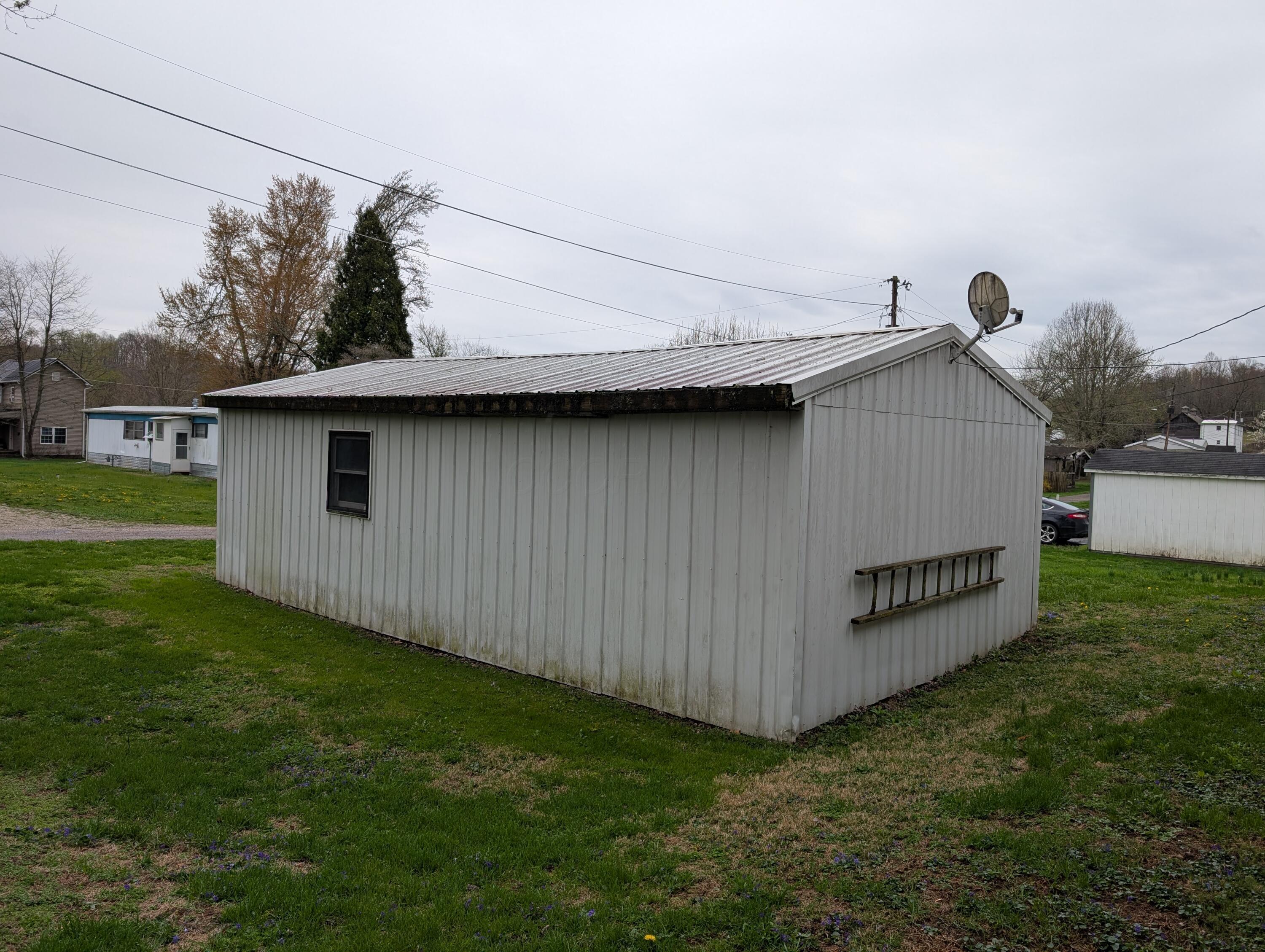 98 Peggy Street, Roseville, Ohio image 4