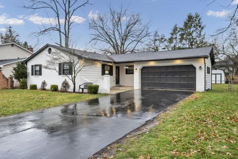 Photo of 431 Cumberland Drive, Columbus, OH 43213 (MLS # 226001403)