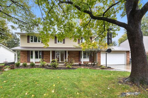 Photo of 865 Colony Way, Columbus, OH 43235 (MLS # 225041459) Photo of 865 Colony Way, Columbus, OH 43235 (MLS # 225041459)