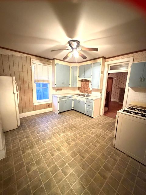 Tiny photo for 925 N Columbus Street, Lancaster, OH 43130 (MLS # 226006225)