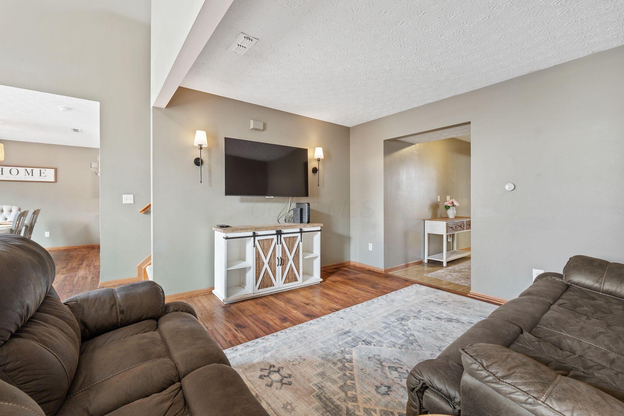 2159 Exemplar Court, Grove City, Ohio image 9