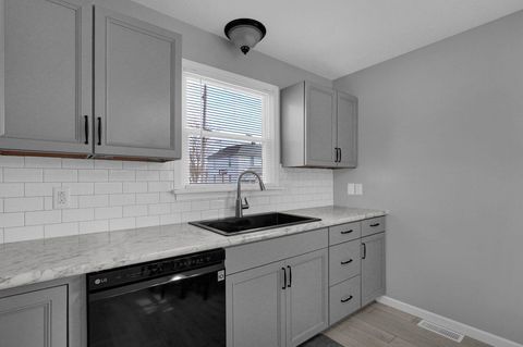 Tiny photo for 701 Washington Avenue, Lancaster, OH 43130 (MLS # 226002424)