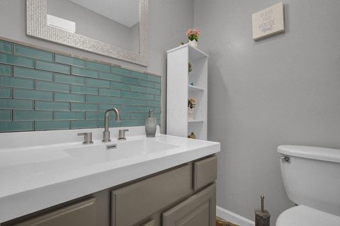 Tiny photo for 701 Washington Avenue, Lancaster, OH 43130 (MLS # 226002424)