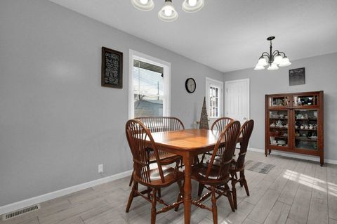 Tiny photo for 701 Washington Avenue, Lancaster, OH 43130 (MLS # 226002424)