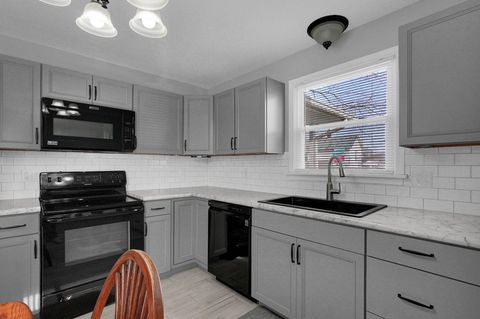 Tiny photo for 701 Washington Avenue, Lancaster, OH 43130 (MLS # 226002424)