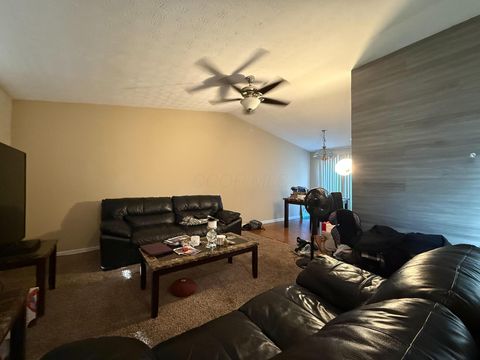Photo of 3814 Big Walnut Drive, Groveport, OH 43125 (MLS # 225040081) Photo of 3814 Big Walnut Drive, Groveport, OH 43125 (MLS # 225040081)