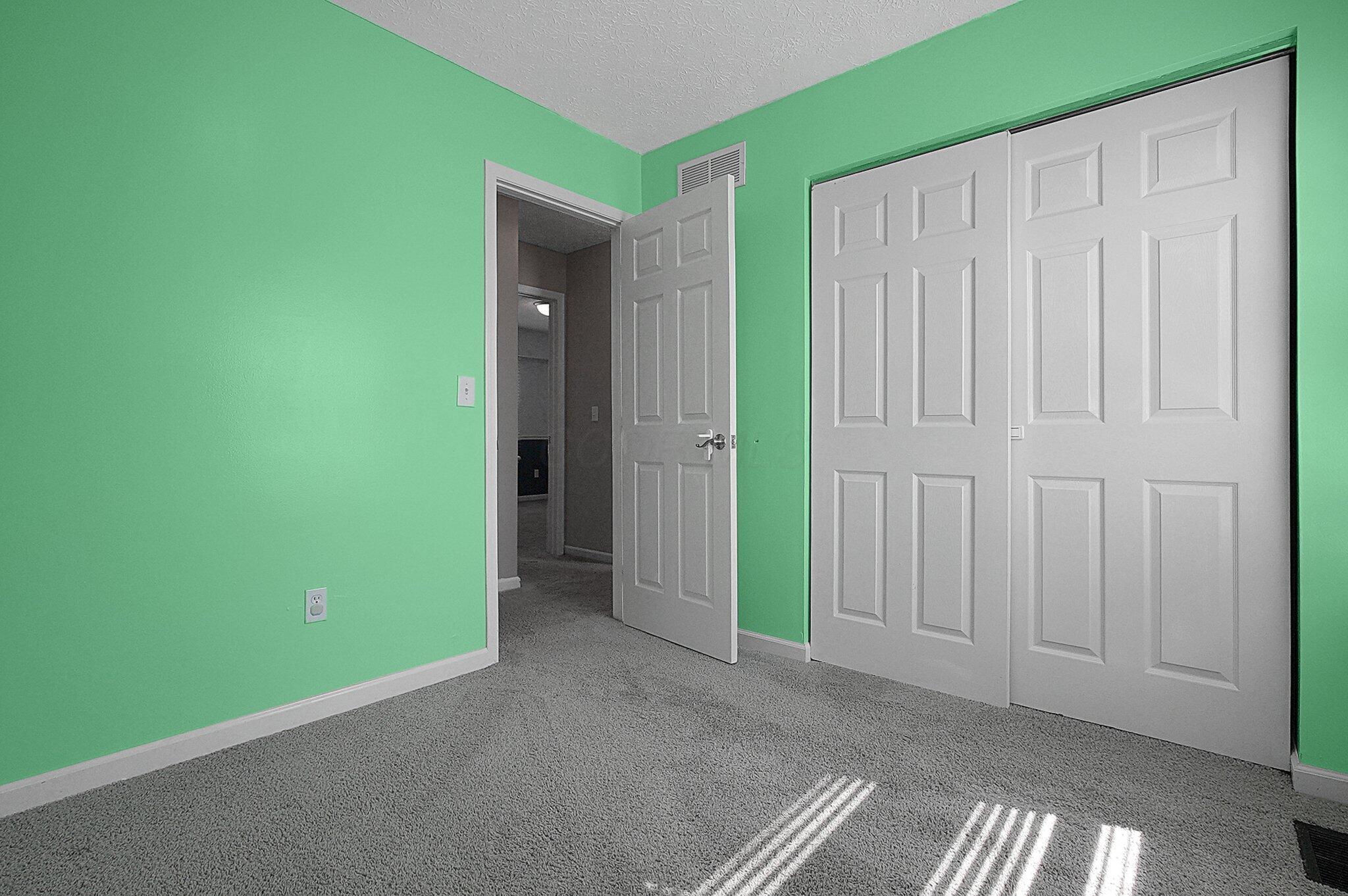 2339 Sundew Avenue, Grove City, Ohio image 28