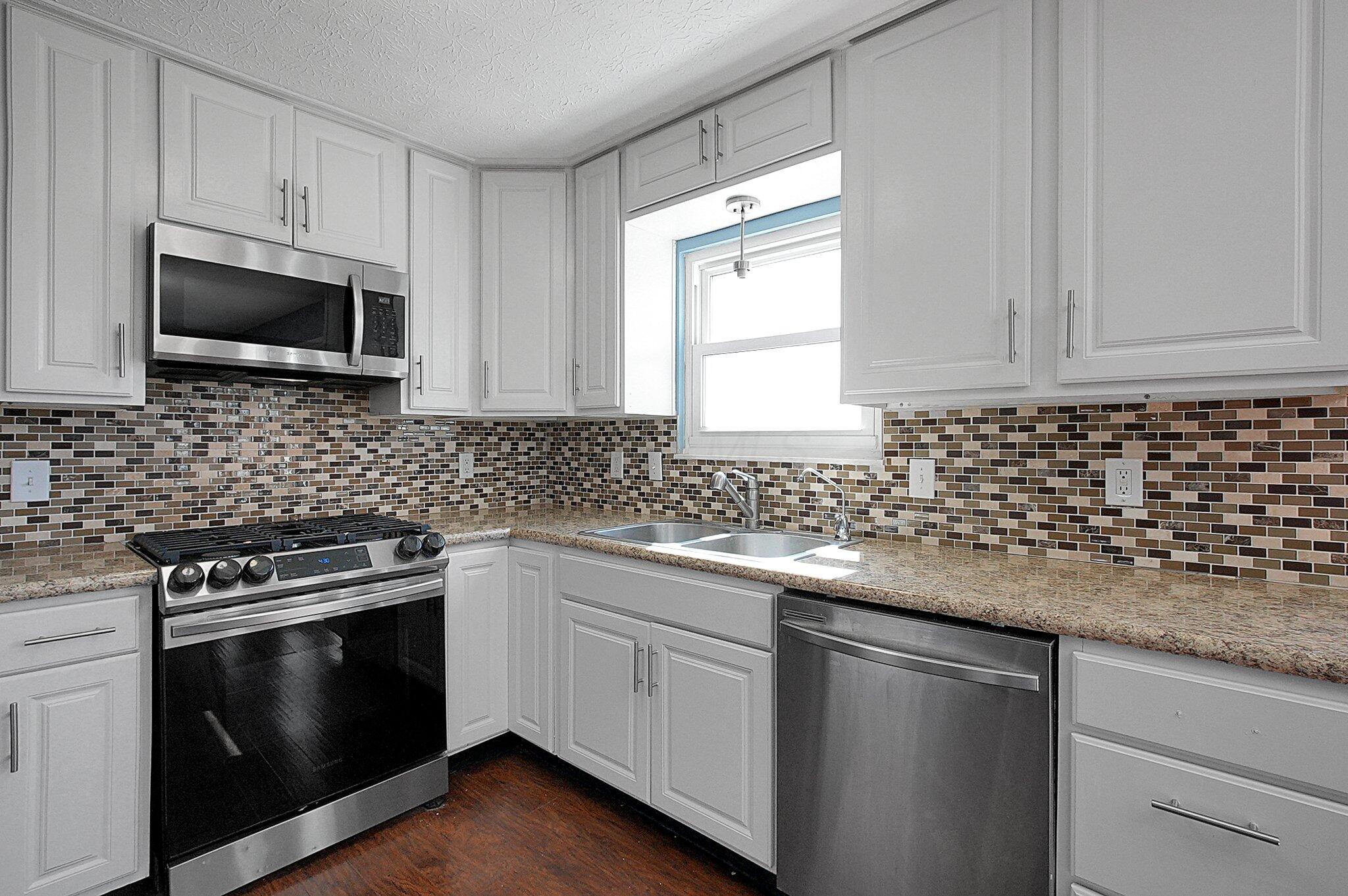 2339 Sundew Avenue, Grove City, Ohio image 12