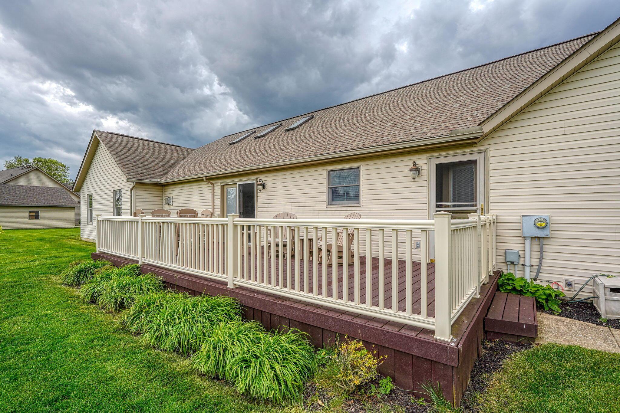 4656 Meadowgrove Drive, Carroll, Ohio image 8