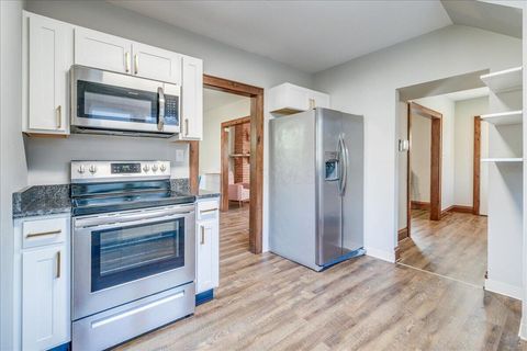 Tiny photo for 464 E Hinman Avenue, Columbus, OH 43207 (MLS # 225041921)