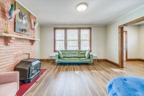 Tiny photo for 464 E Hinman Avenue, Columbus, OH 43207 (MLS # 225041921)