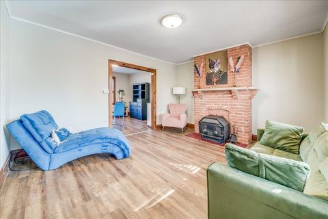 Tiny photo for 464 E Hinman Avenue, Columbus, OH 43207 (MLS # 225041921)