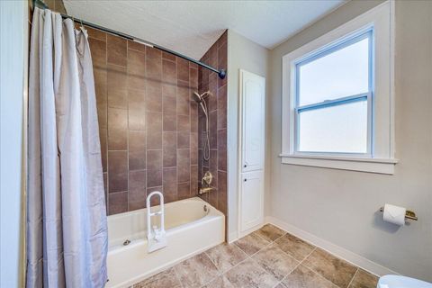 Tiny photo for 464 E Hinman Avenue, Columbus, OH 43207 (MLS # 225041921)