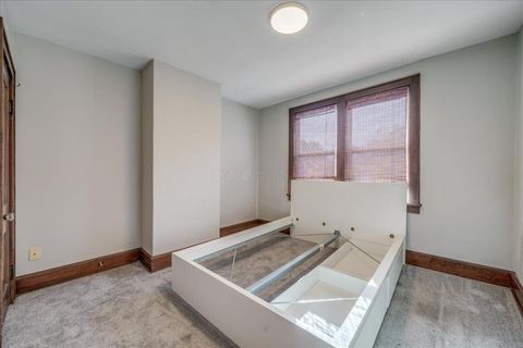 Tiny photo for 464 E Hinman Avenue, Columbus, OH 43207 (MLS # 225041921)