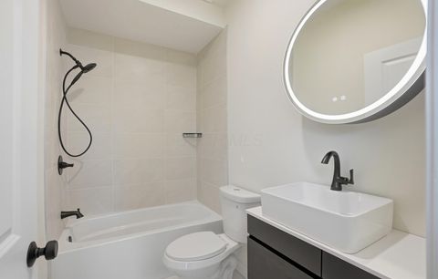 Tiny photo for 406 St Clair Avenue, Columbus, OH 43203 (MLS # 225045201)