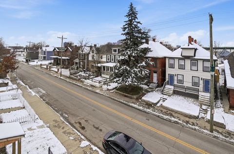 Tiny photo for 406 St Clair Avenue, Columbus, OH 43203 (MLS # 225045201)