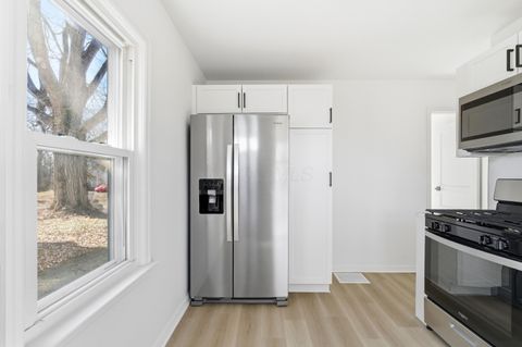 Tiny photo for 1582 Vendome Drive S, Columbus, OH 43219 (MLS # 226002960)