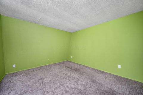 Tiny photo for 5475 Worthington Forest Pl Place, Columbus, OH 43229 (MLS # 225037698)